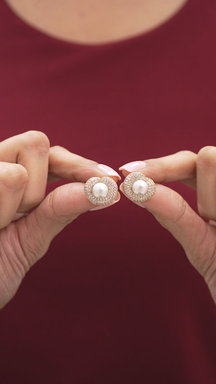 Pearl Éclat Studs